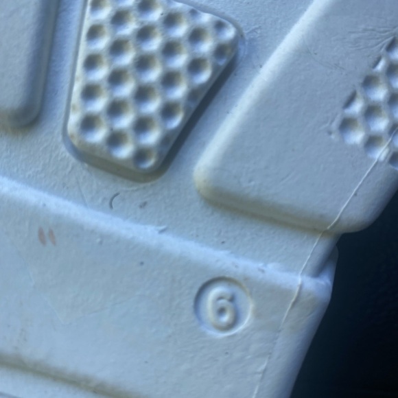 ATHLETIC SHOES- hardly worn🤩🤩🤩like NEW! - Picture 6 of 8